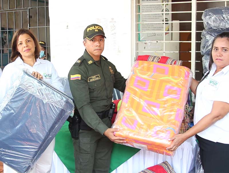 Gobernación llevó ayudas a reclusos de la Permanente Central de Policía