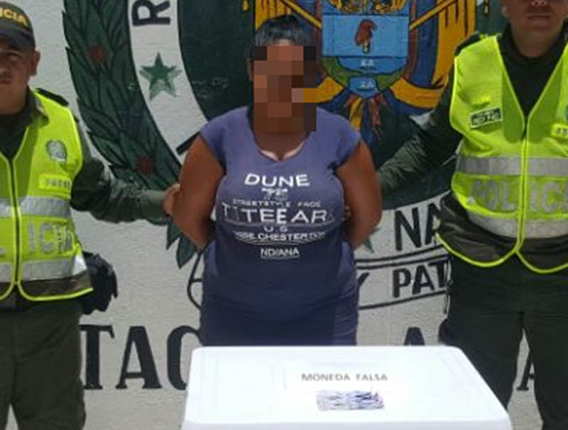Capturan a mujer sindicada de cambiar billetes falsos