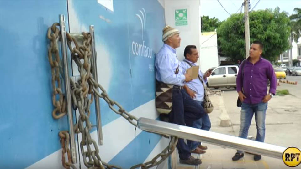 Con candados, usuarios cerraron puertas de Comfacor en Valledupar