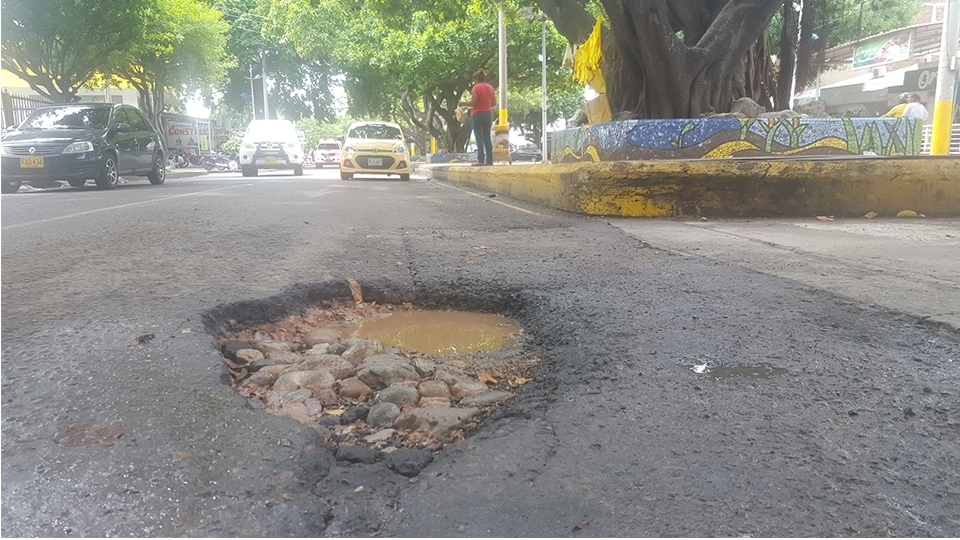 Conductores piden a Tuto Uhía que tape huecos