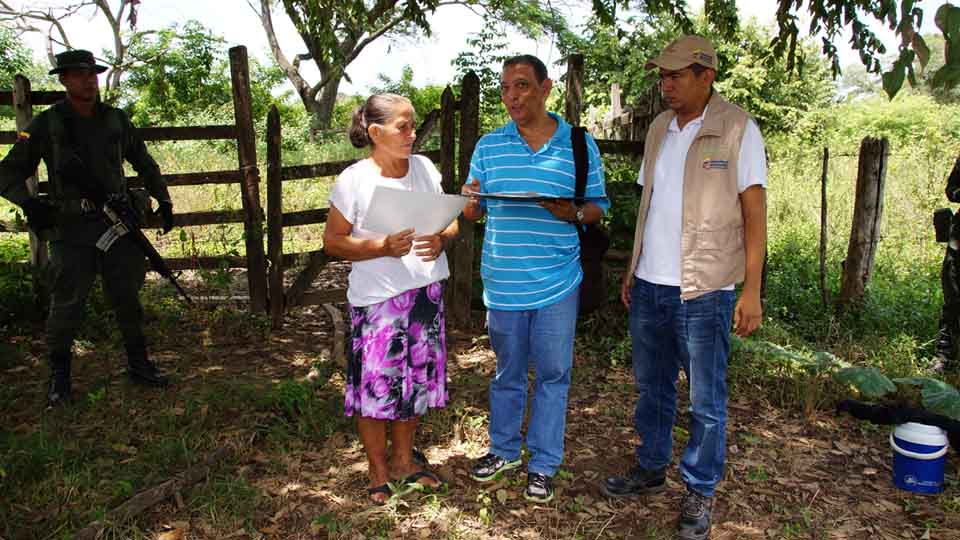Después de 15 años, mujer cabeza de hogar recuperó su parcela, ubicada en Becerril