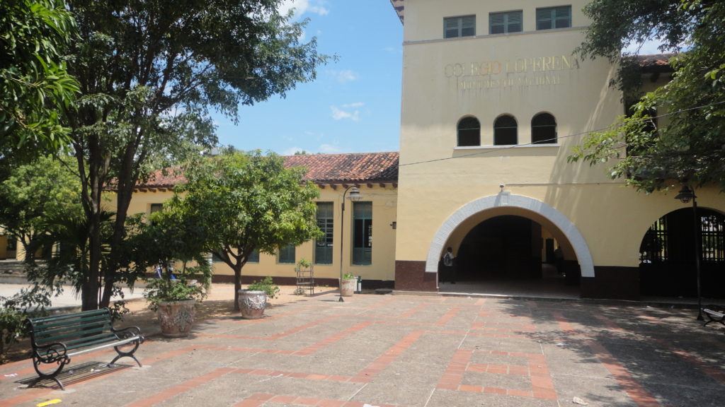 Rector del Loperena reclama atención para su Colegio