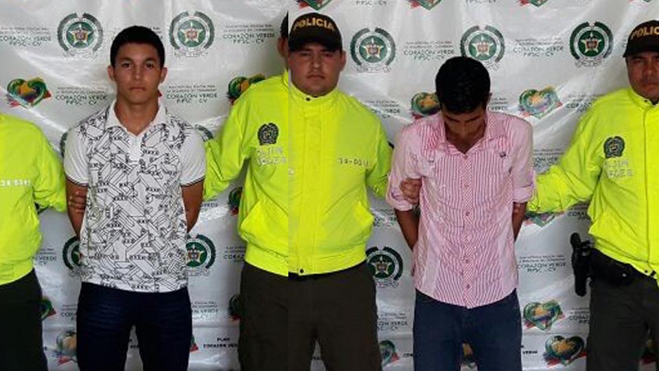 Policía captura dos sujetos por el delito de violencia intrafamiliar