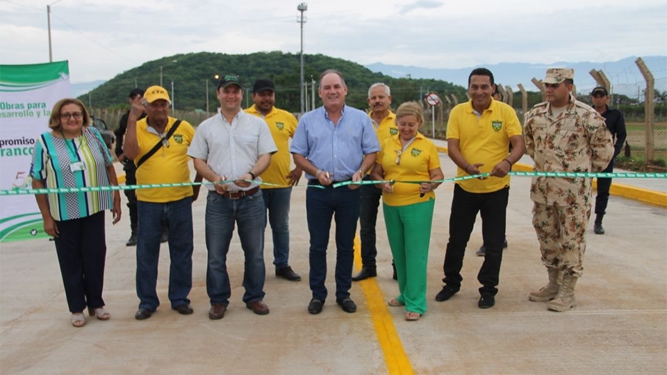 Gobernador Ovalle Angarita entregó pavimentos urbanos en Valledupar