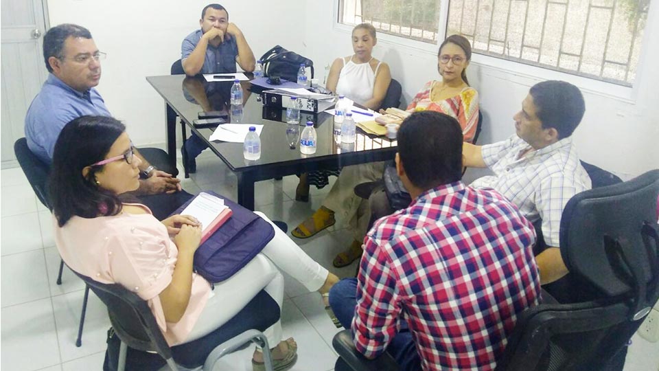 Alcaldes de Bosconia y Astrea acuerdan pago con Electricaribe