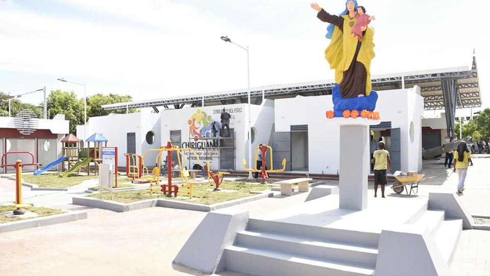 Alcaldesa de Chiriguaná, Zunilda Toloza, inaugura obras en su municipio