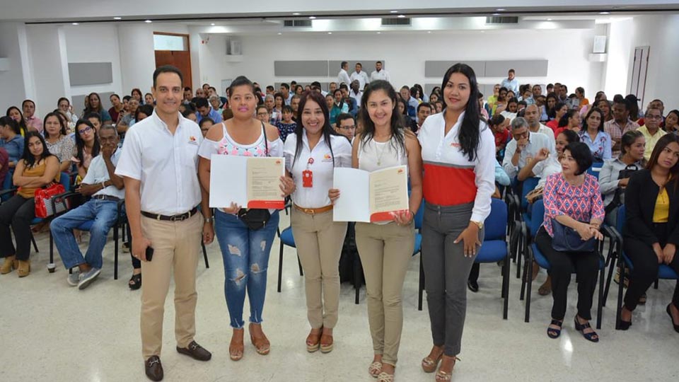Comfacesar entrega 142 subsidios de viviendas a trabajadores del Cesar