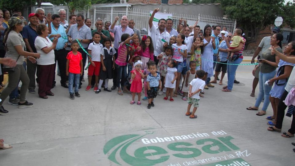 El Gobernador Franco Ovalle entregó vías pavimentadas en Valledupar