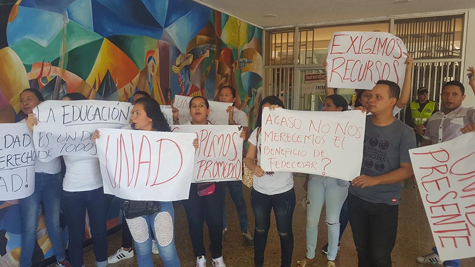 Estudiantes de la Unad Valledupar reclaman asignación de becas Fedescesar