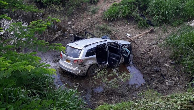 Mujer embarazada fallece en accidente de tránsito