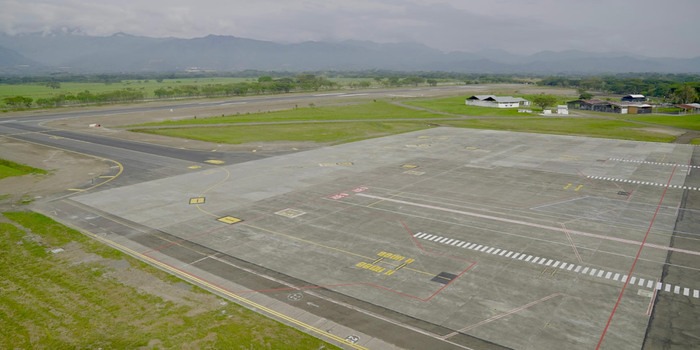 Petro mejora conectividad aérea